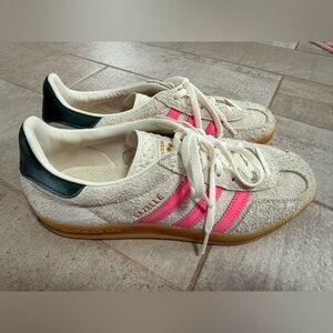Adidas Women's Pink and Cream Gazelle Sneakers